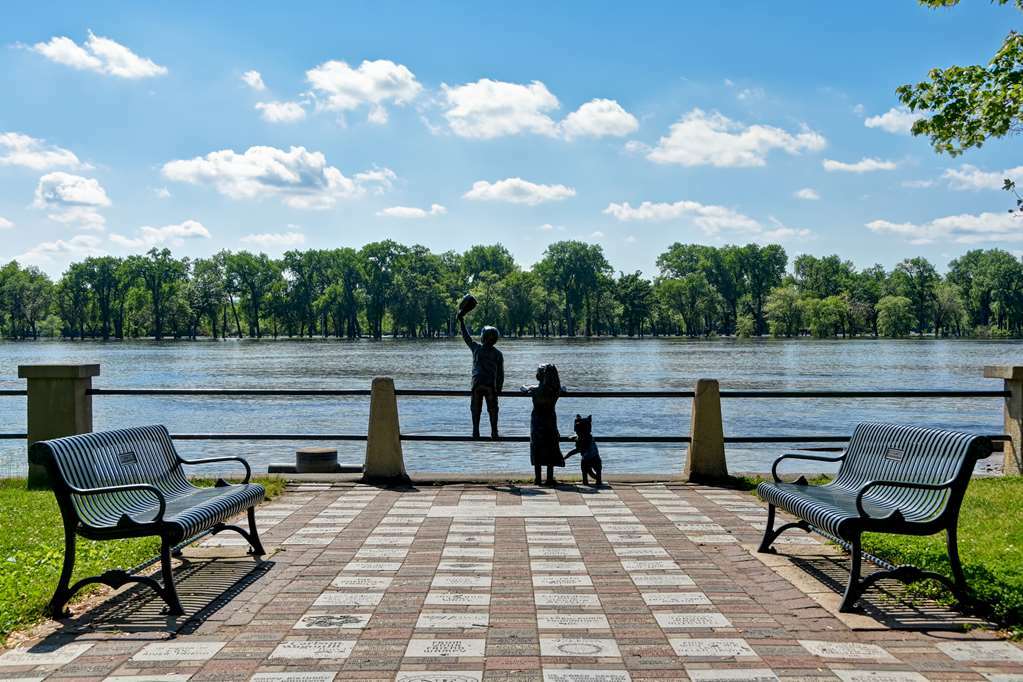 Grandstay Hotel & Suites La Crosse Amenities photo